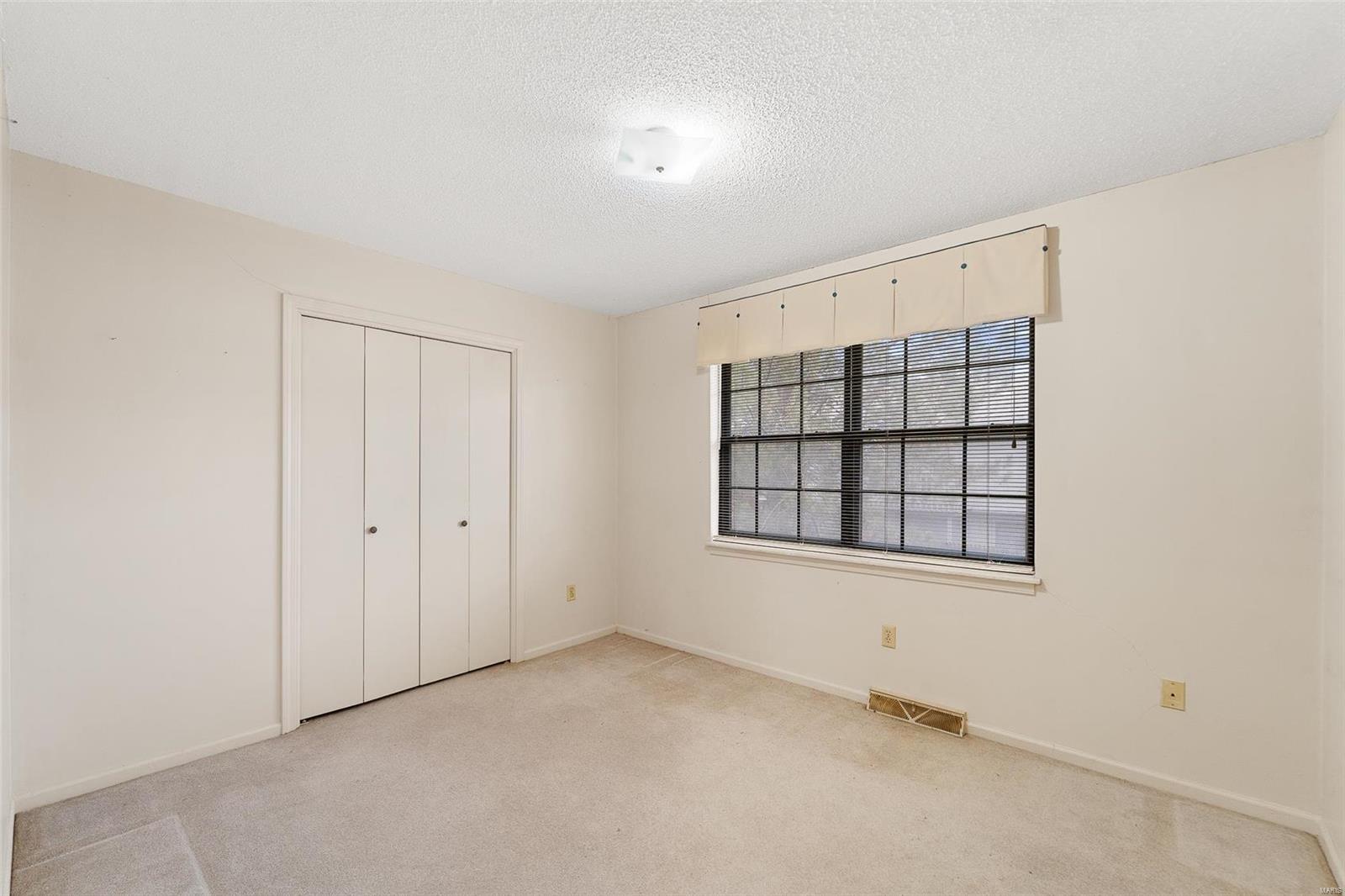 LAKEWOOD ESTS & VILLA - Residential