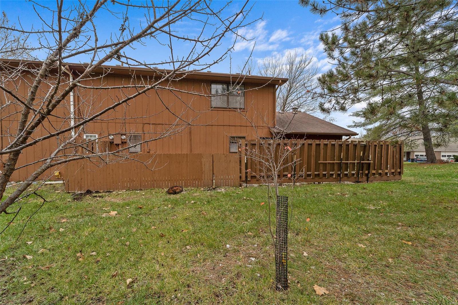 LAKEWOOD ESTS & VILLA - Residential