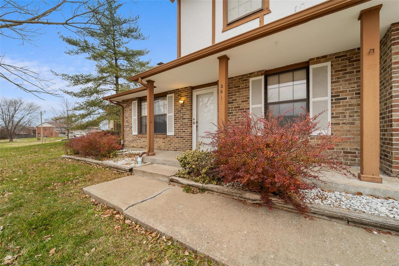 LAKEWOOD ESTS & VILLA - Residential