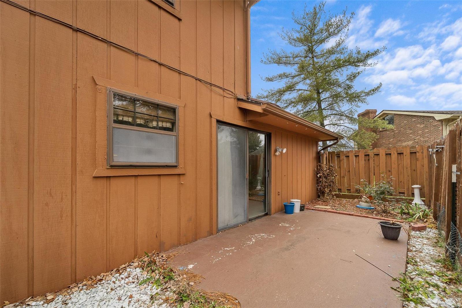 LAKEWOOD ESTS & VILLA - Residential