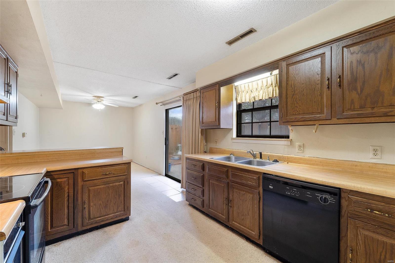 LAKEWOOD ESTS & VILLA - Residential