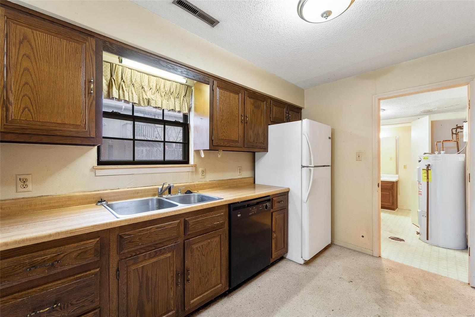 LAKEWOOD ESTS & VILLA - Residential