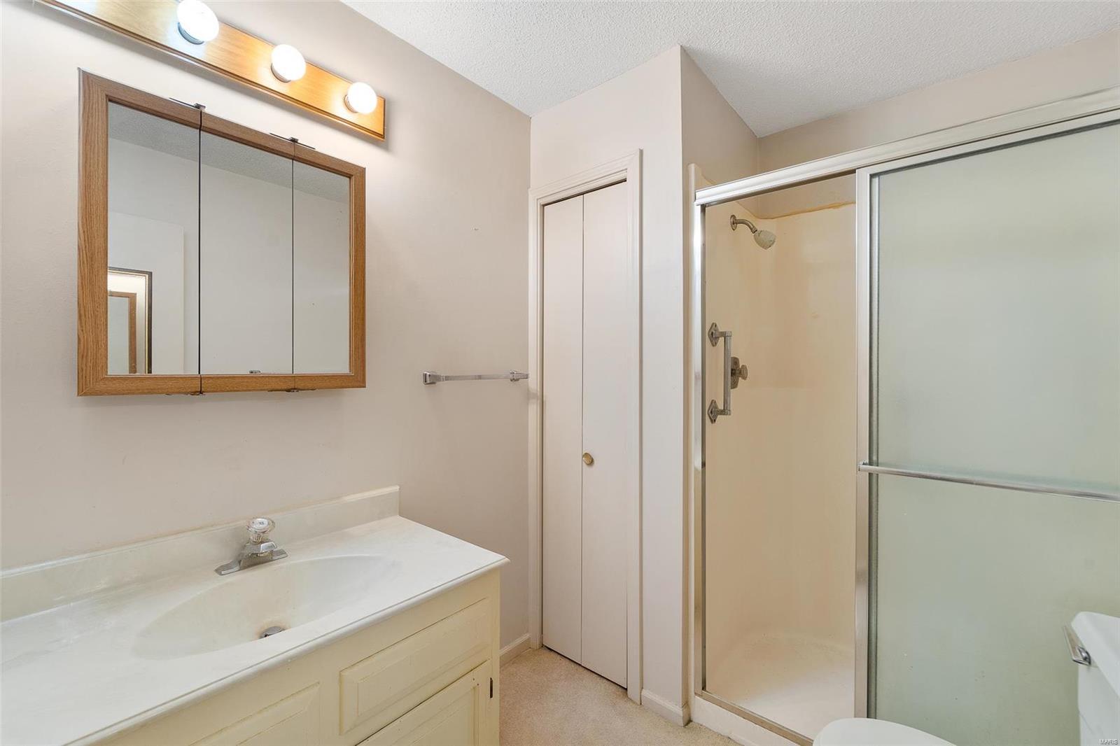 LAKEWOOD ESTS & VILLA - Residential