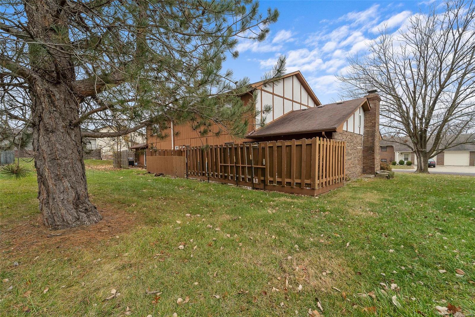 LAKEWOOD ESTS & VILLA - Residential