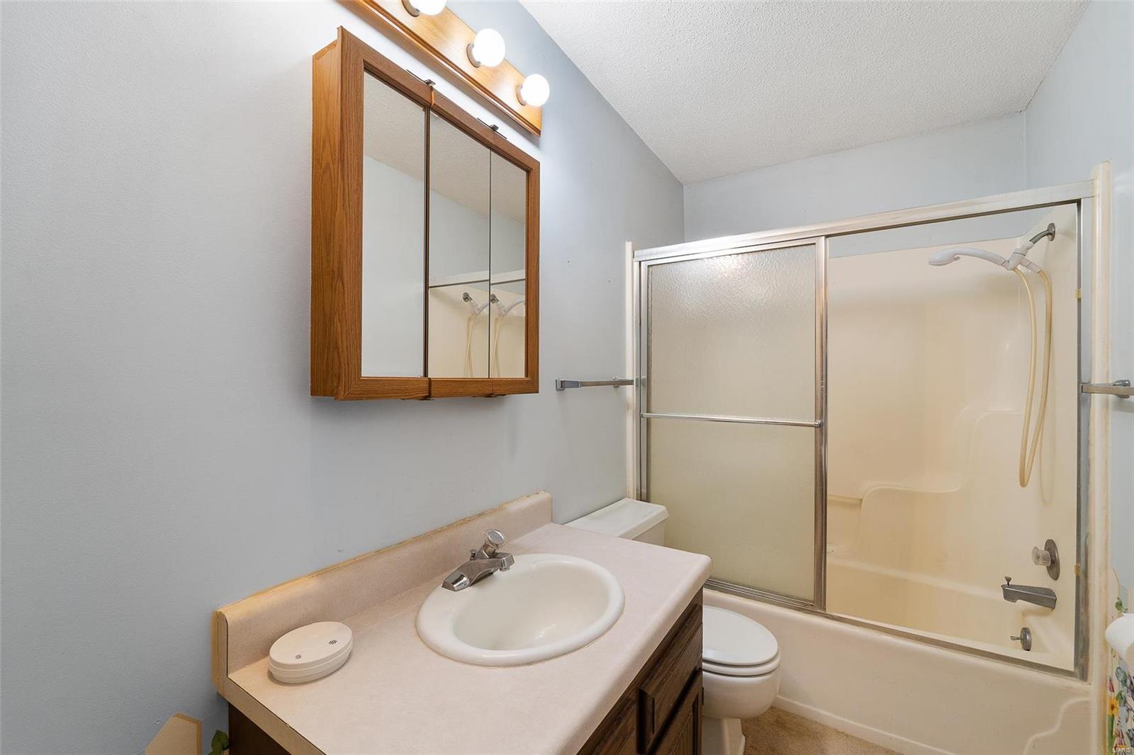 LAKEWOOD ESTS & VILLA - Residential