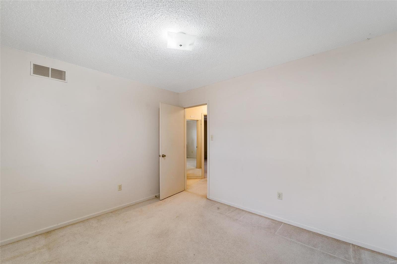 LAKEWOOD ESTS & VILLA - Residential