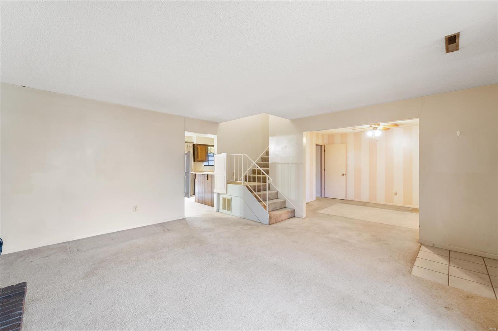 LAKEWOOD ESTS & VILLA - Residential