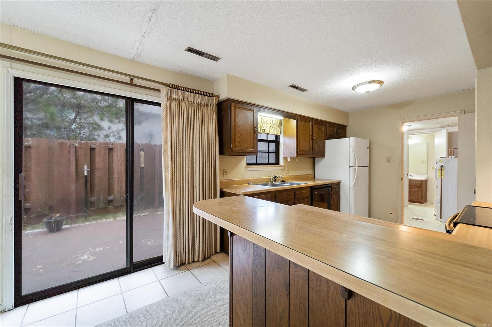 LAKEWOOD ESTS & VILLA - Residential