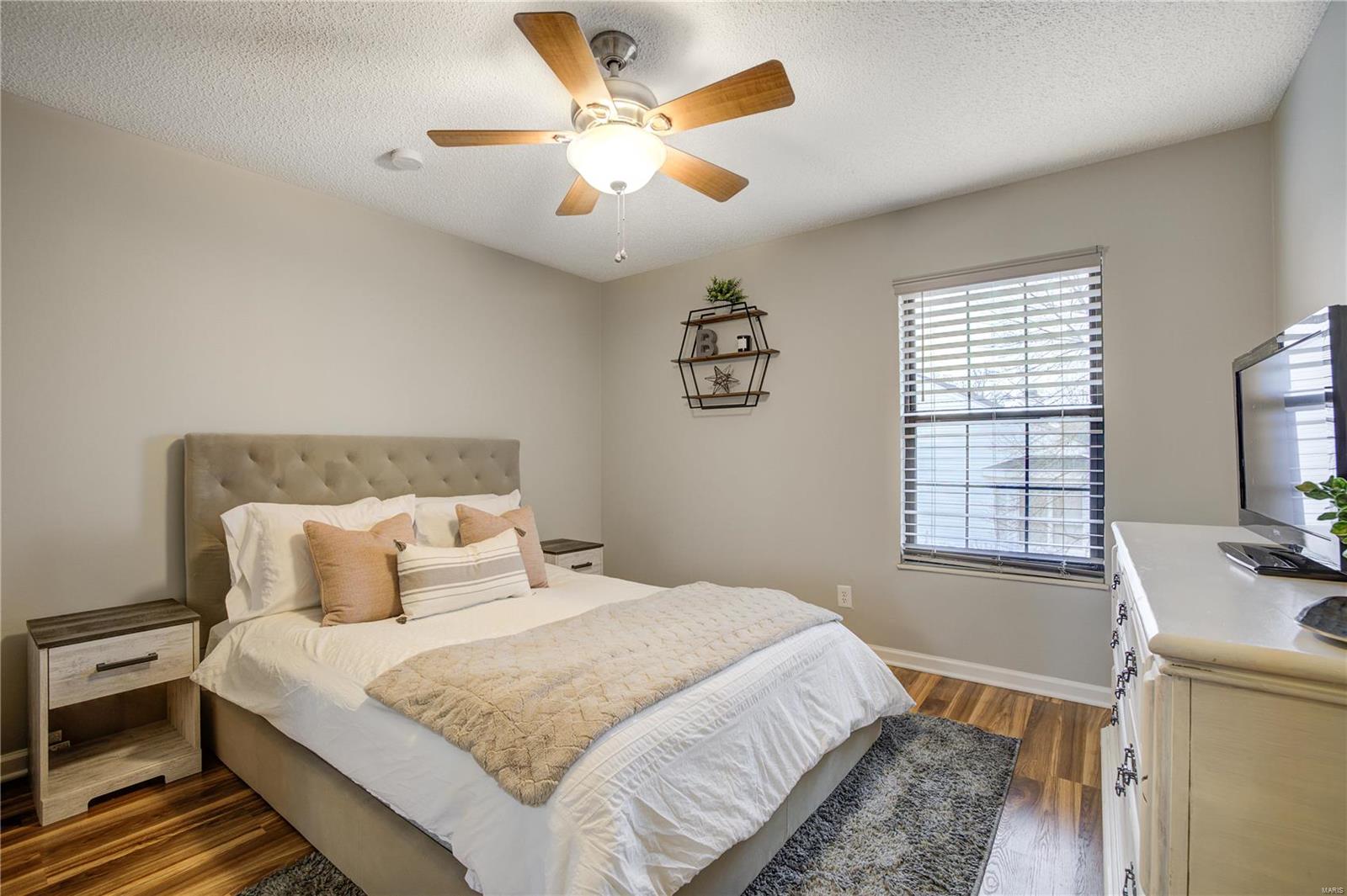 Victoria Crossing Condo Ph Two - Residential