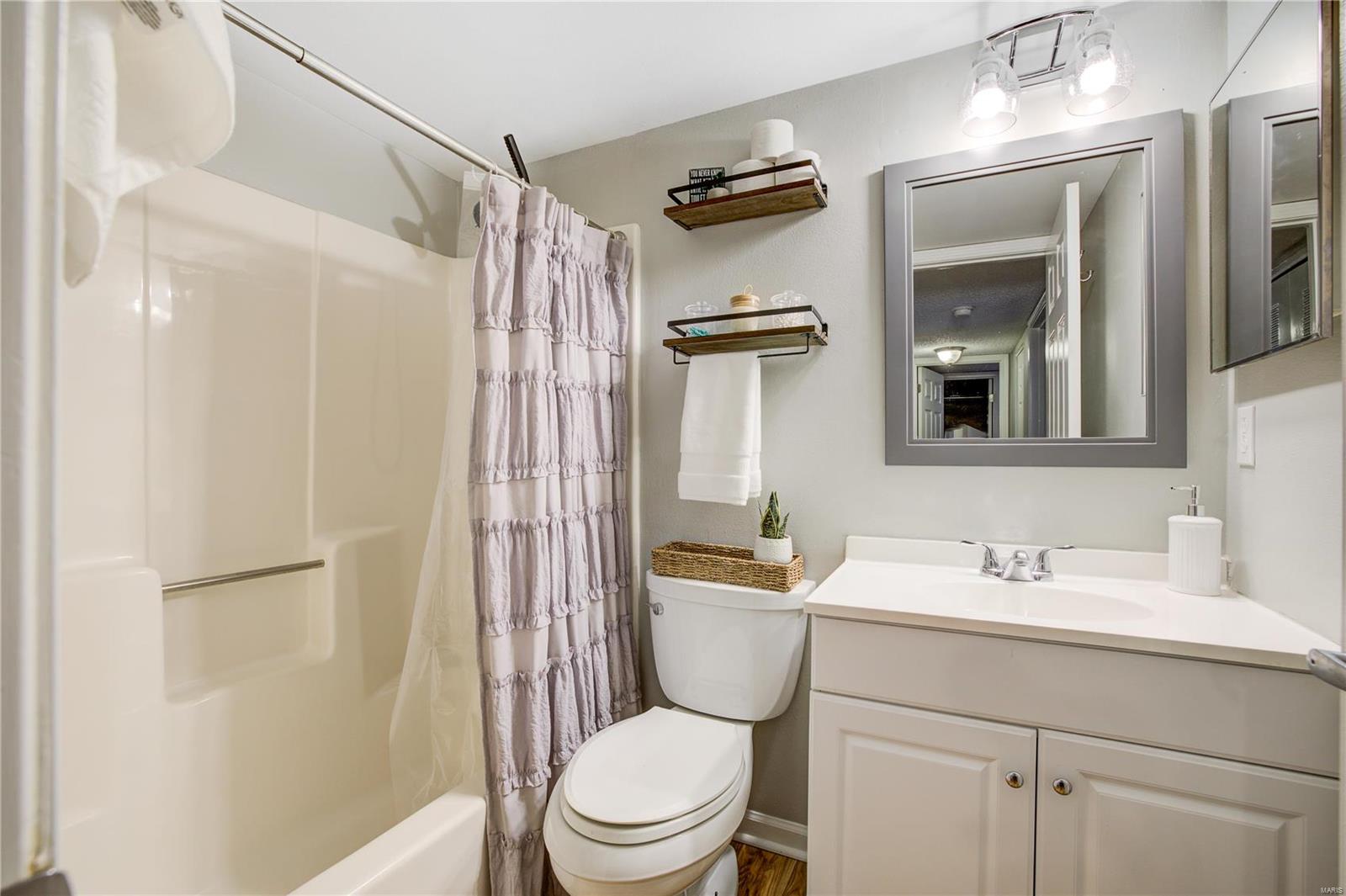 Victoria Crossing Condo Ph Two - Residential