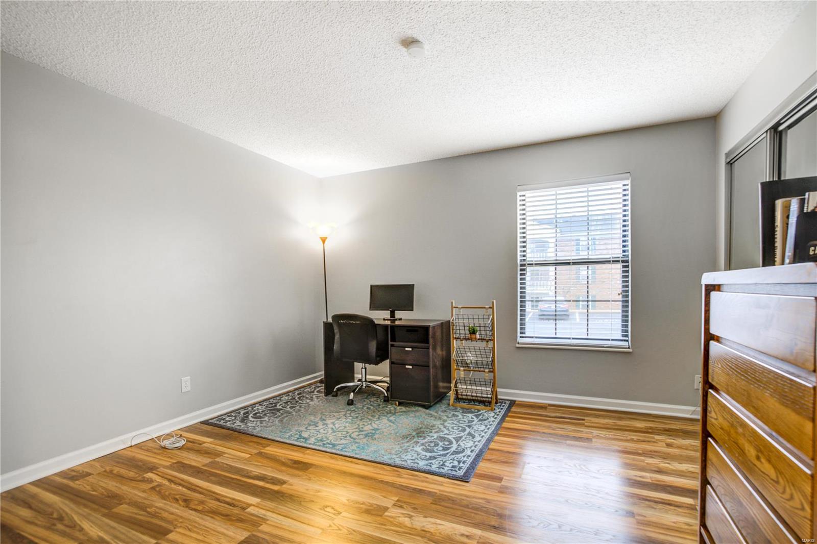 Victoria Crossing Condo Ph Two - Residential