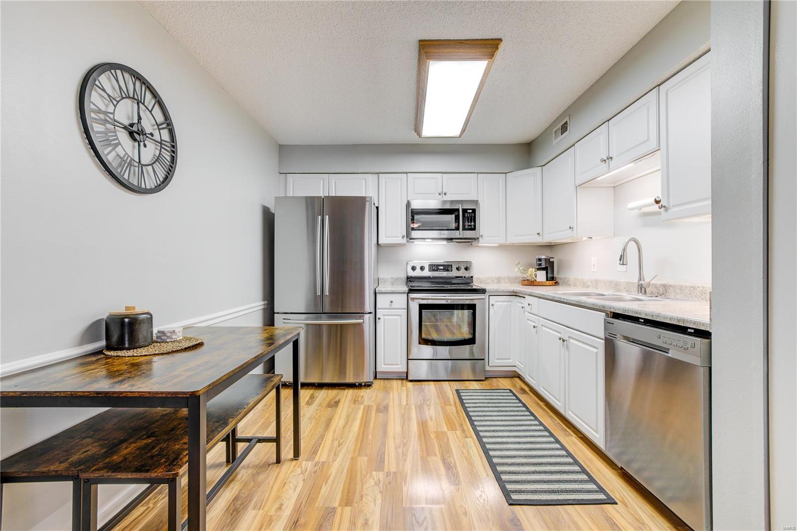 Victoria Crossing Condo Ph Two - Residential