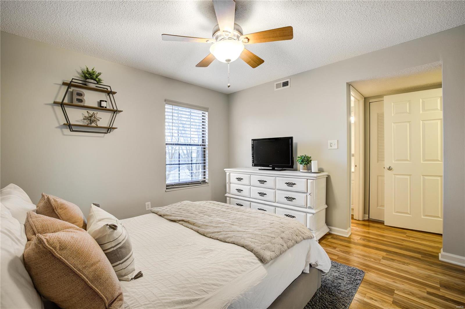 Victoria Crossing Condo Ph Two - Residential