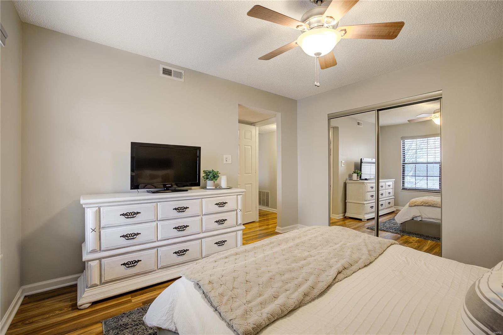 Victoria Crossing Condo Ph Two - Residential