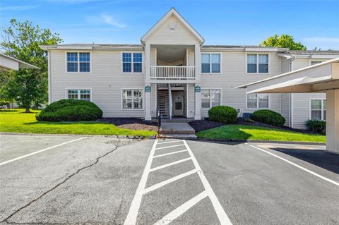 Condominium in Florissant MO 4128 Gulf Shores Shr.jpg