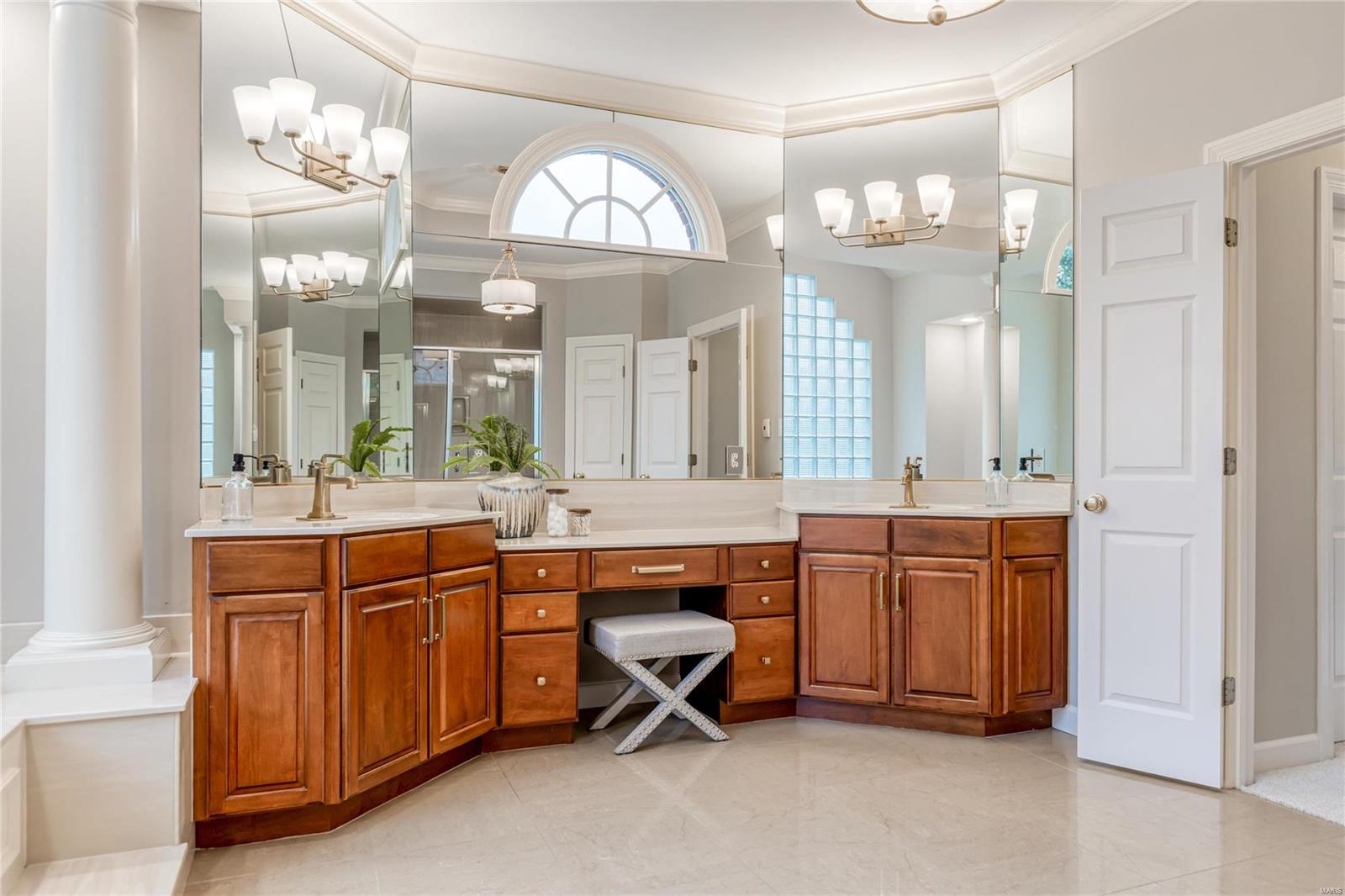 Manderleigh Of Town & Country - Residential