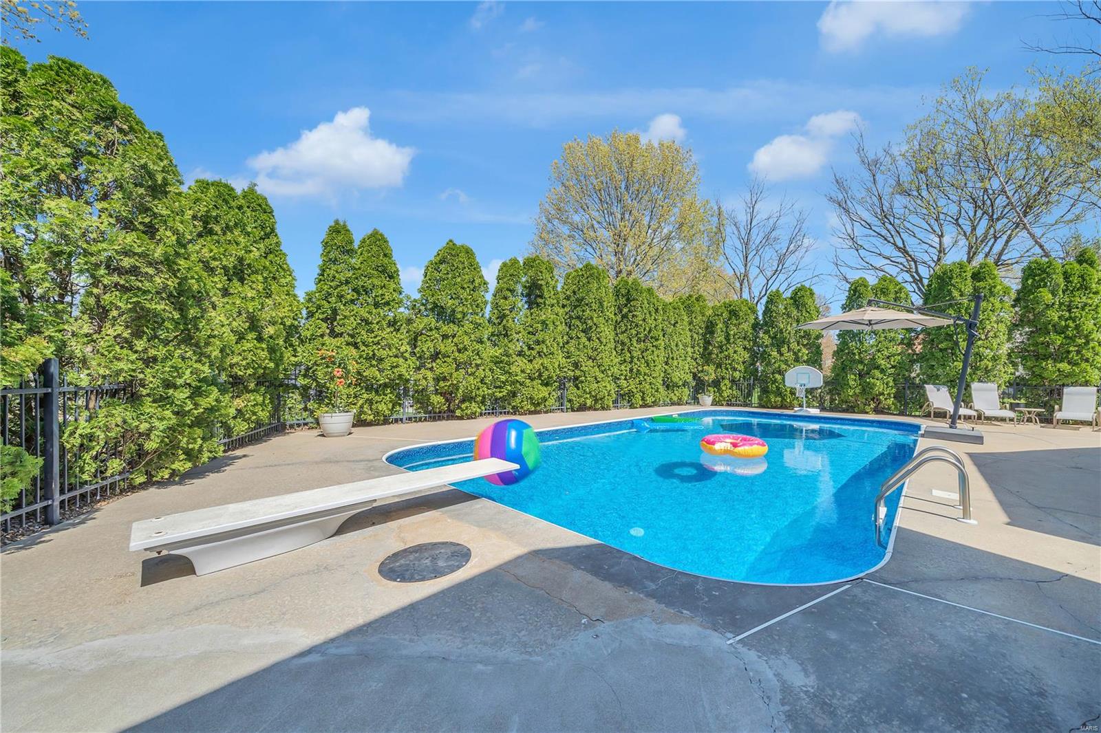 13 Ravens Pointe