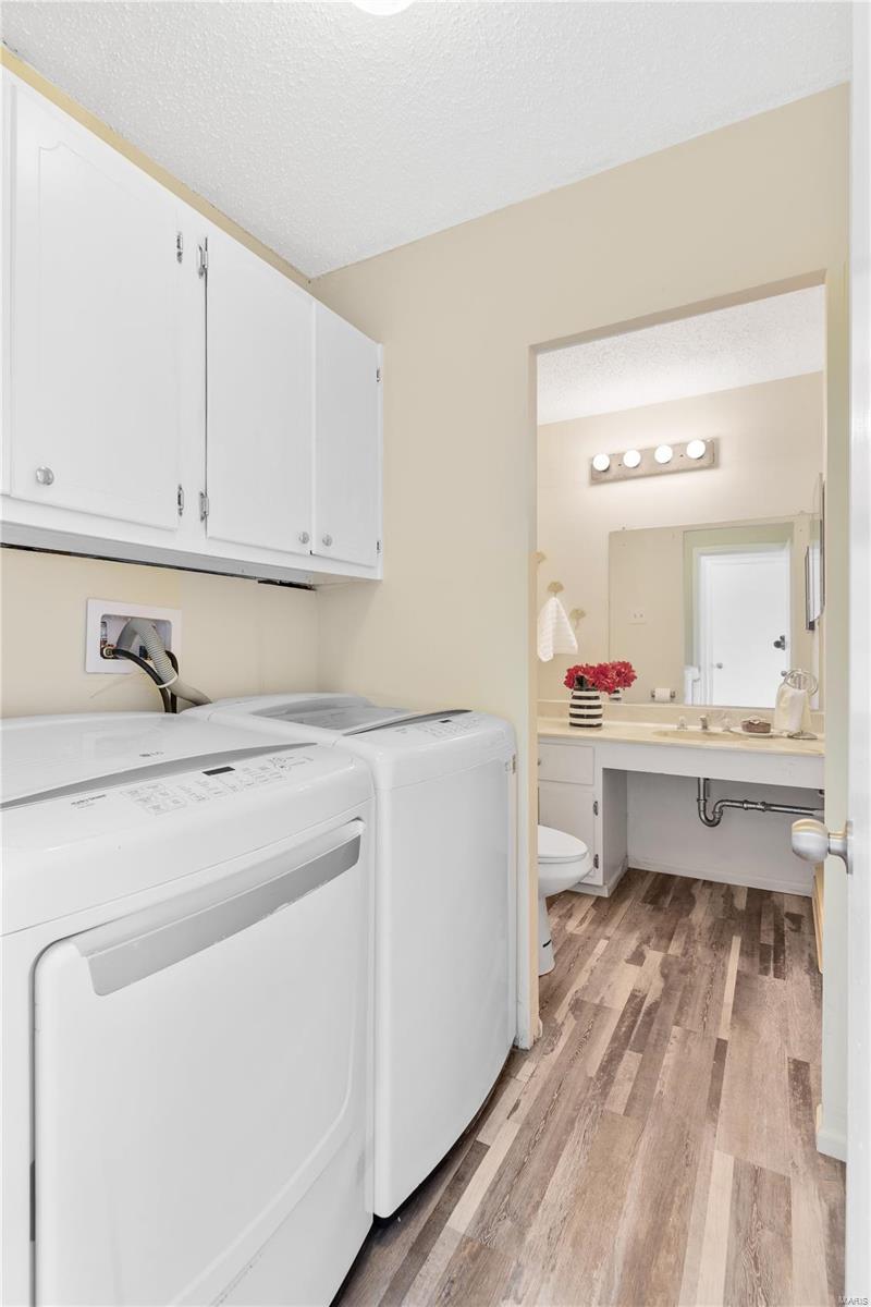 Hazelwood, Missouri 63042, United States, 4 Bedrooms Bedrooms, ,2 BathroomsBathrooms,Residential,Pending,56212