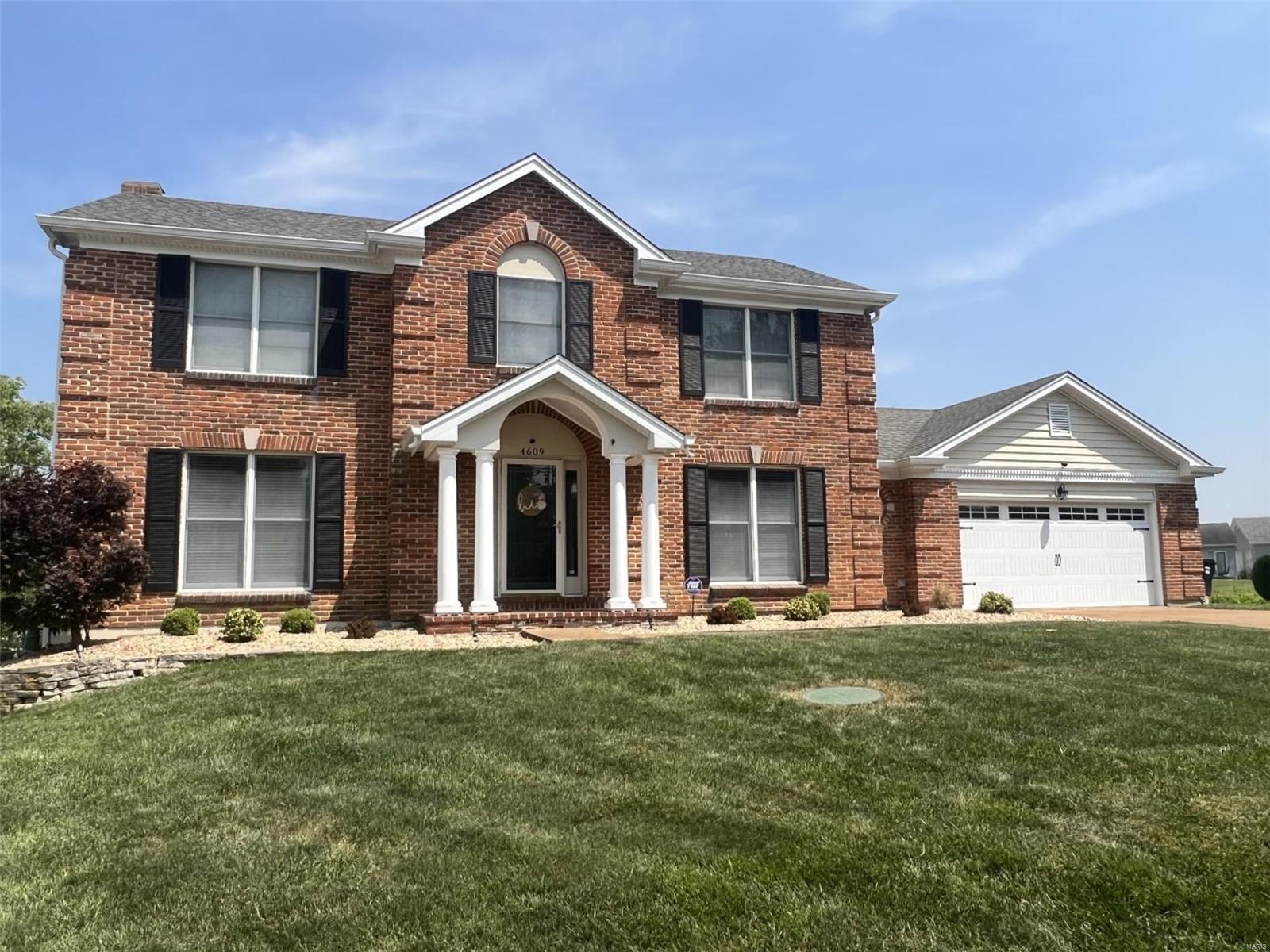 St Louis, Missouri 63128, United States, 3 Bedrooms Bedrooms, ,4 BathroomsBathrooms,Residential,Pending,5139