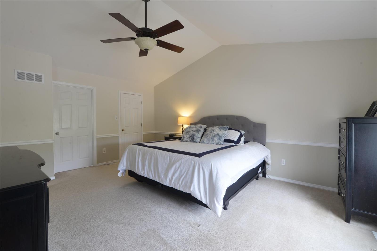 St Louis, Missouri 63128, United States, 3 Bedrooms Bedrooms, ,4 BathroomsBathrooms,Residential,Pending,5139