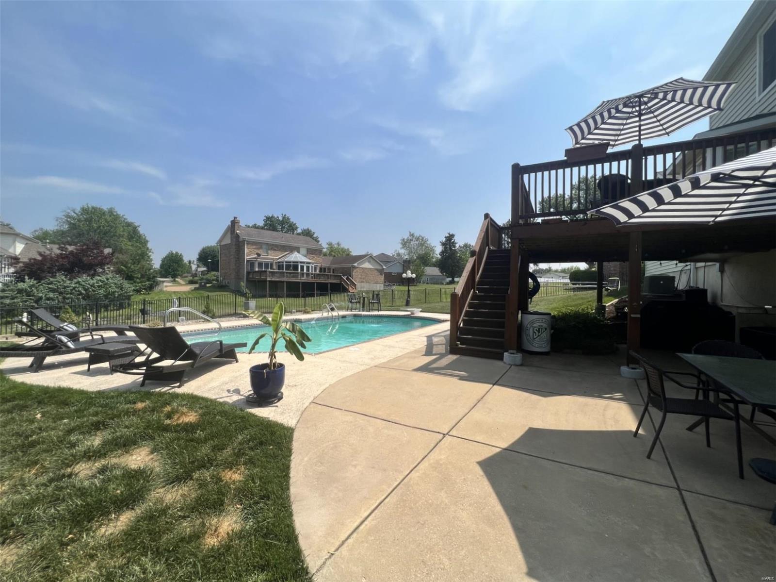 St Louis, Missouri 63128, United States, 3 Bedrooms Bedrooms, ,4 BathroomsBathrooms,Residential,Pending,5139