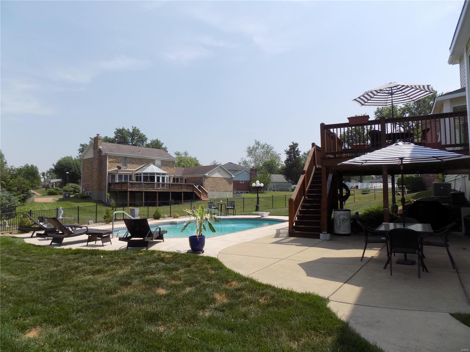 St Louis, Missouri 63128, United States, 3 Bedrooms Bedrooms, ,4 BathroomsBathrooms,Residential,Pending,5139