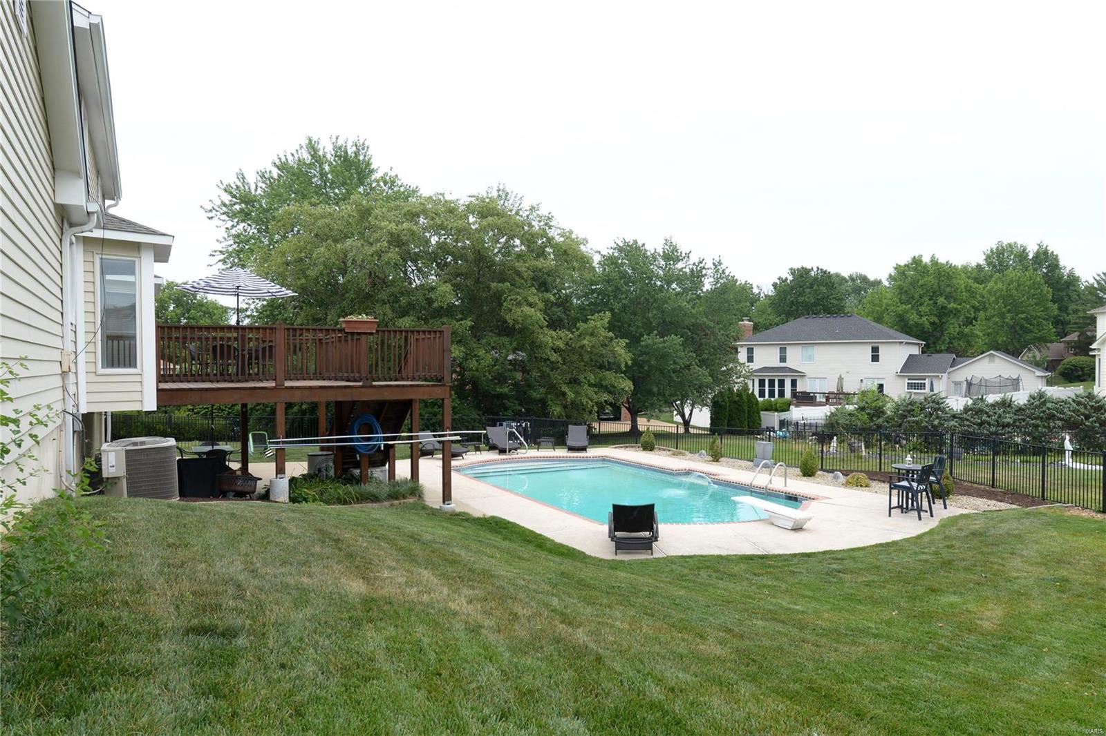 St Louis, Missouri 63128, United States, 3 Bedrooms Bedrooms, ,4 BathroomsBathrooms,Residential,Pending,5139