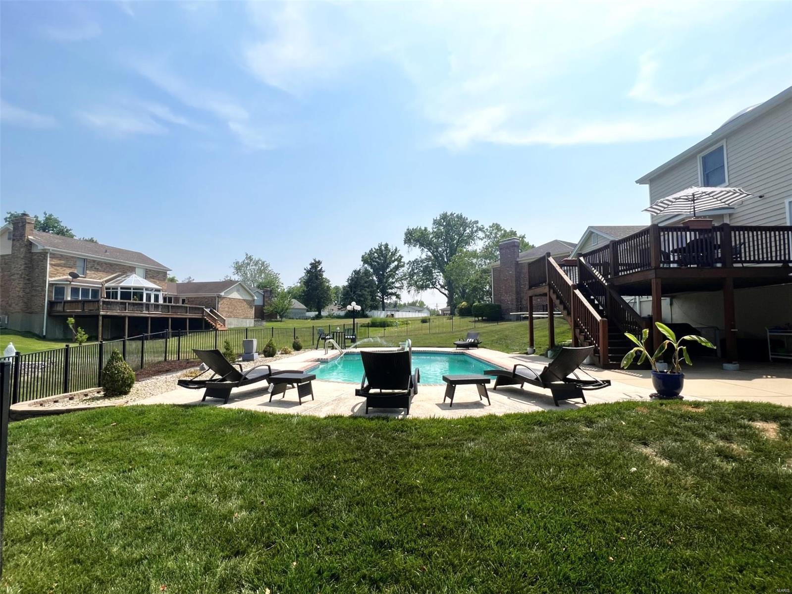 St Louis, Missouri 63128, United States, 3 Bedrooms Bedrooms, ,4 BathroomsBathrooms,Residential,Pending,5139