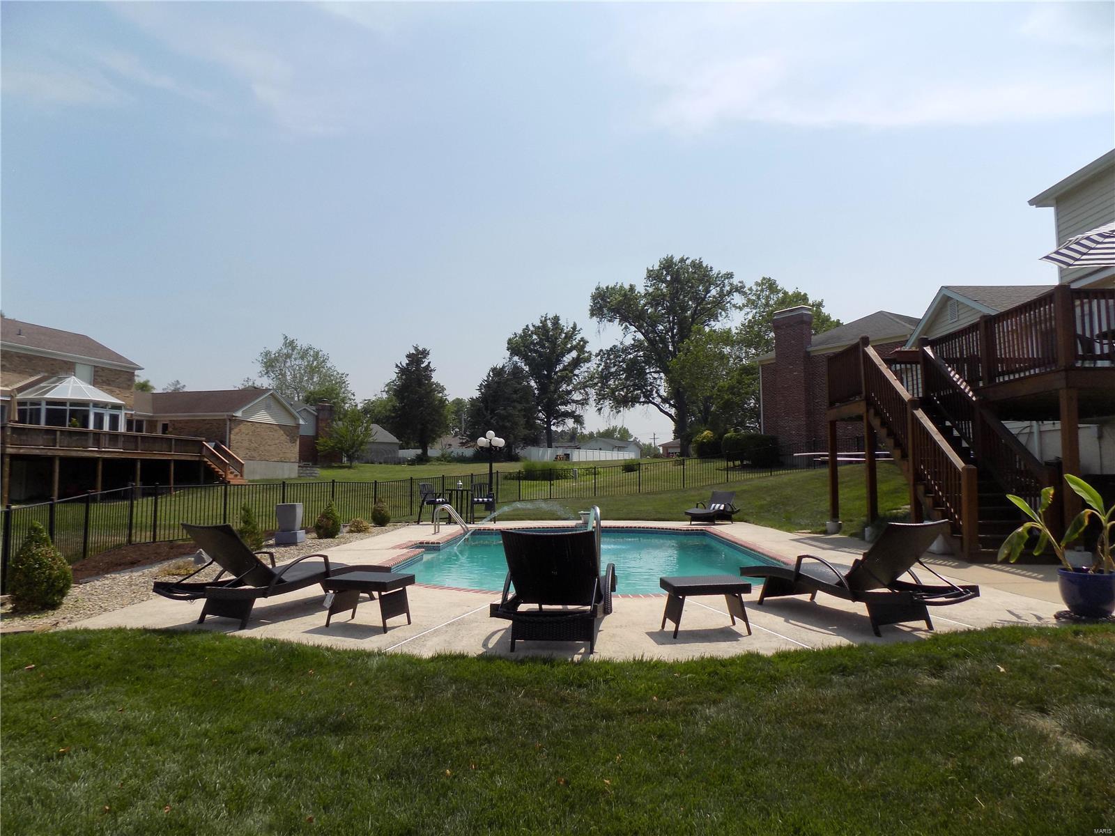 St Louis, Missouri 63128, United States, 3 Bedrooms Bedrooms, ,4 BathroomsBathrooms,Residential,Pending,5139