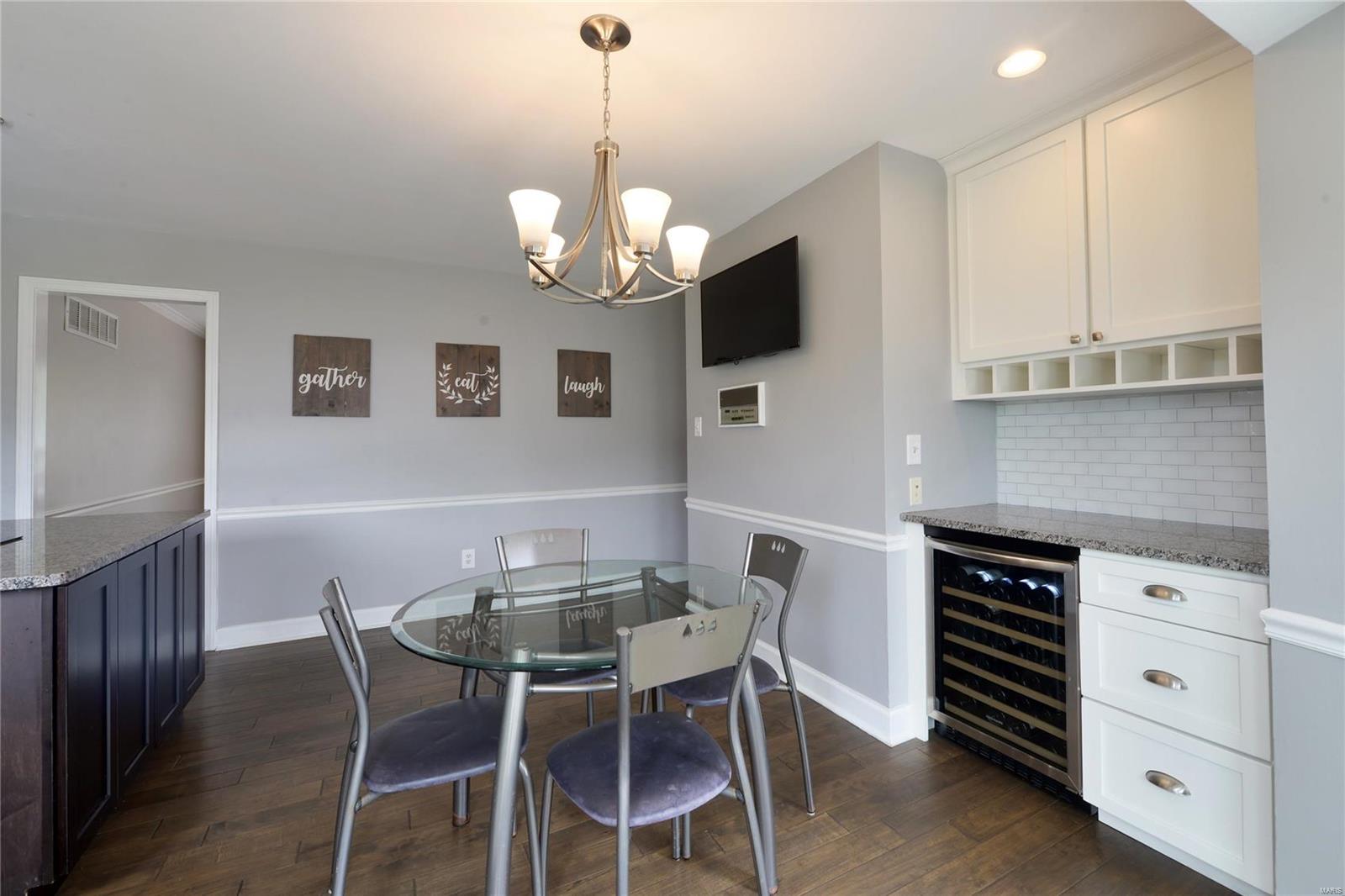 St Louis, Missouri 63128, United States, 3 Bedrooms Bedrooms, ,4 BathroomsBathrooms,Residential,Pending,5139