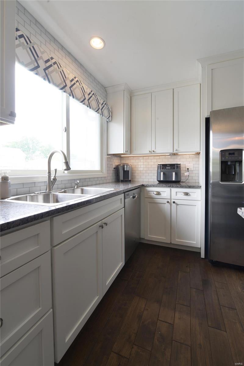 St Louis, Missouri 63128, United States, 3 Bedrooms Bedrooms, ,4 BathroomsBathrooms,Residential,Pending,5139