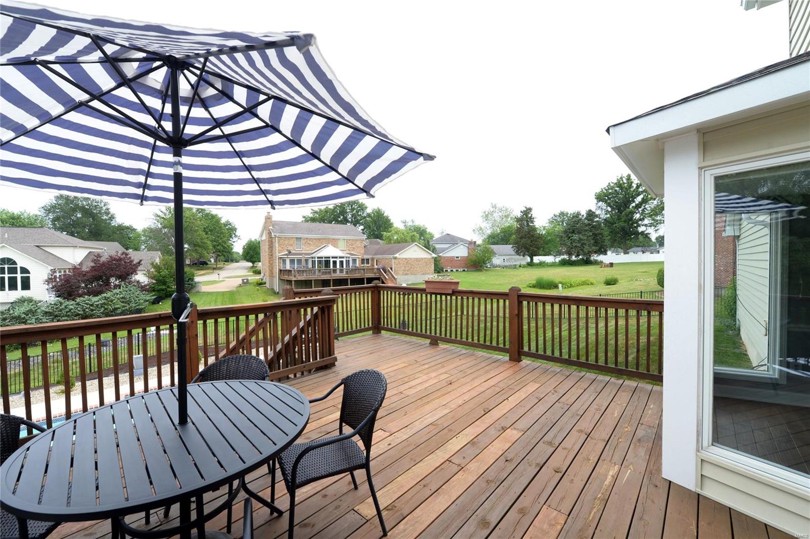 St Louis, Missouri 63128, United States, 3 Bedrooms Bedrooms, ,4 BathroomsBathrooms,Residential,Pending,5139