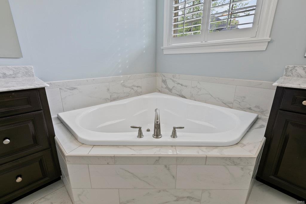 Woods Of Ladue The - Residential