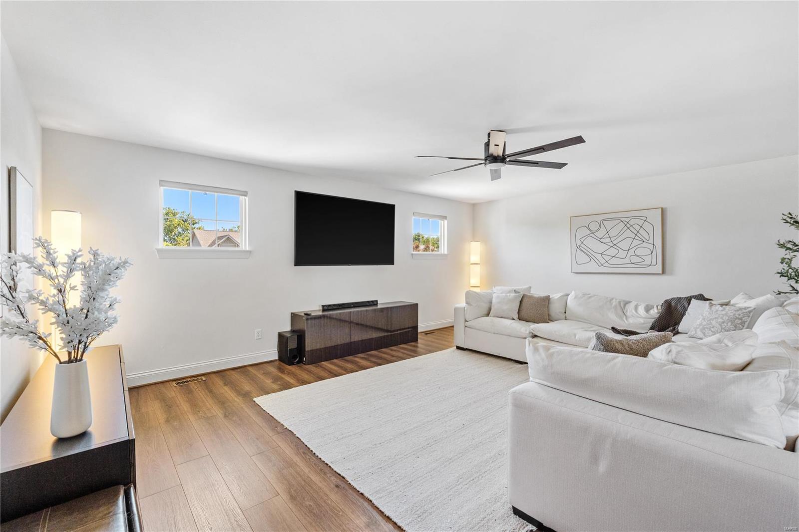 Wildwood, Missouri 63038, United States, 5 Bedrooms Bedrooms, ,5 BathroomsBathrooms,Residential,Pending,39063