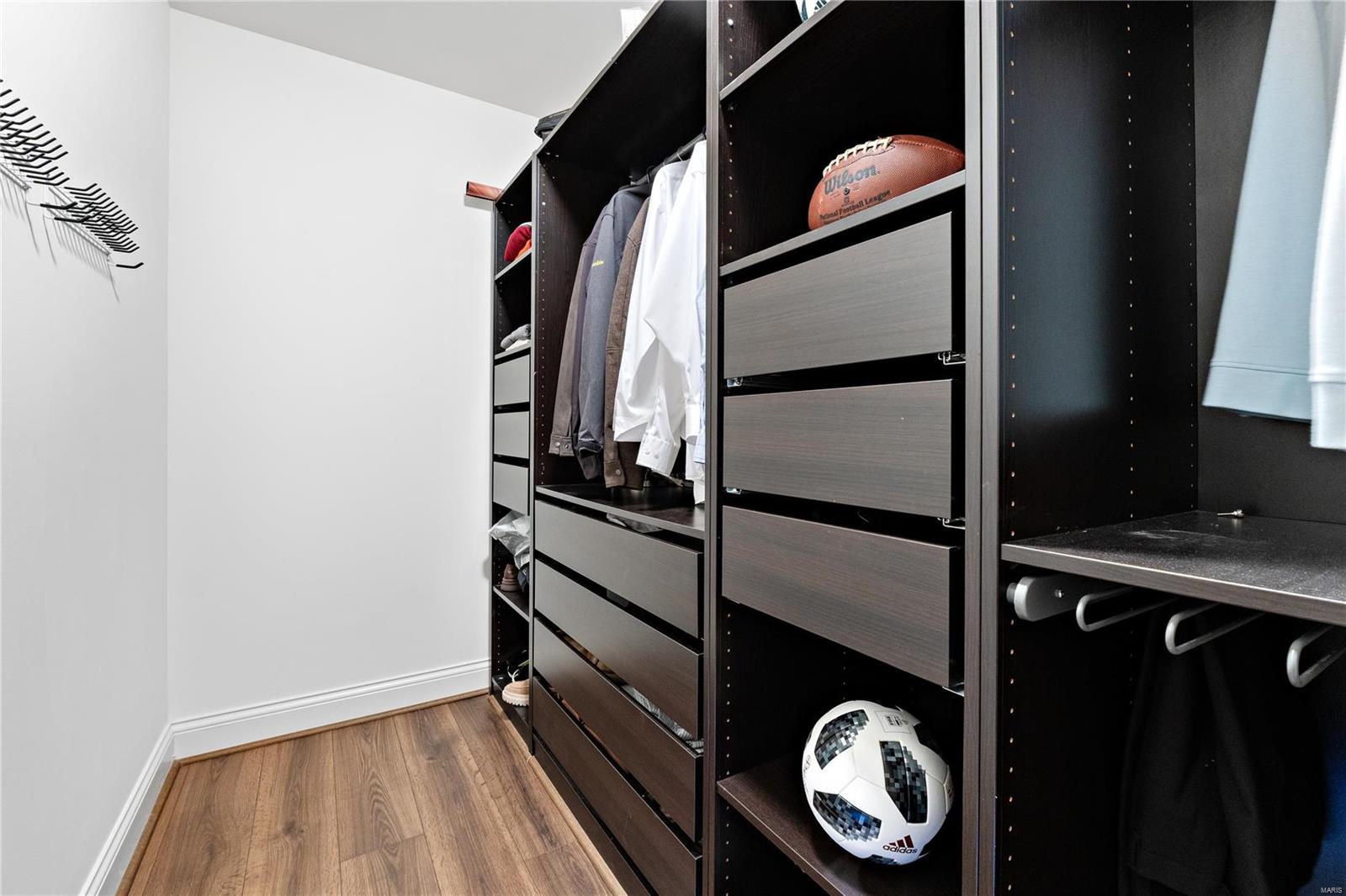 Wildwood, Missouri 63038, United States, 5 Bedrooms Bedrooms, ,5 BathroomsBathrooms,Residential,Pending,39063