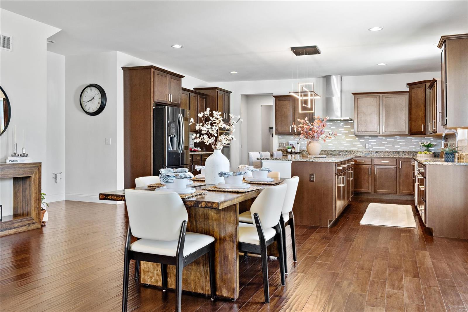 Wildwood, Missouri 63038, United States, 5 Bedrooms Bedrooms, ,5 BathroomsBathrooms,Residential,Pending,39063