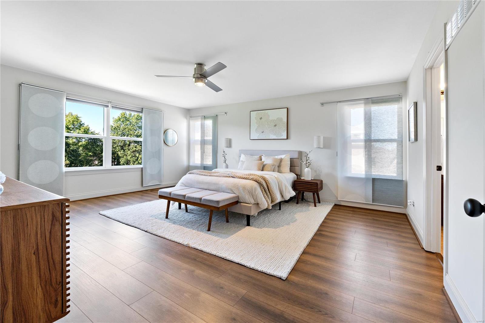 Wildwood, Missouri 63038, United States, 5 Bedrooms Bedrooms, ,5 BathroomsBathrooms,Residential,Pending,39063