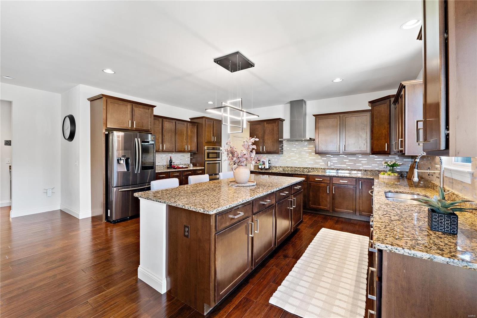 Wildwood, Missouri 63038, United States, 5 Bedrooms Bedrooms, ,5 BathroomsBathrooms,Residential,Pending,39063