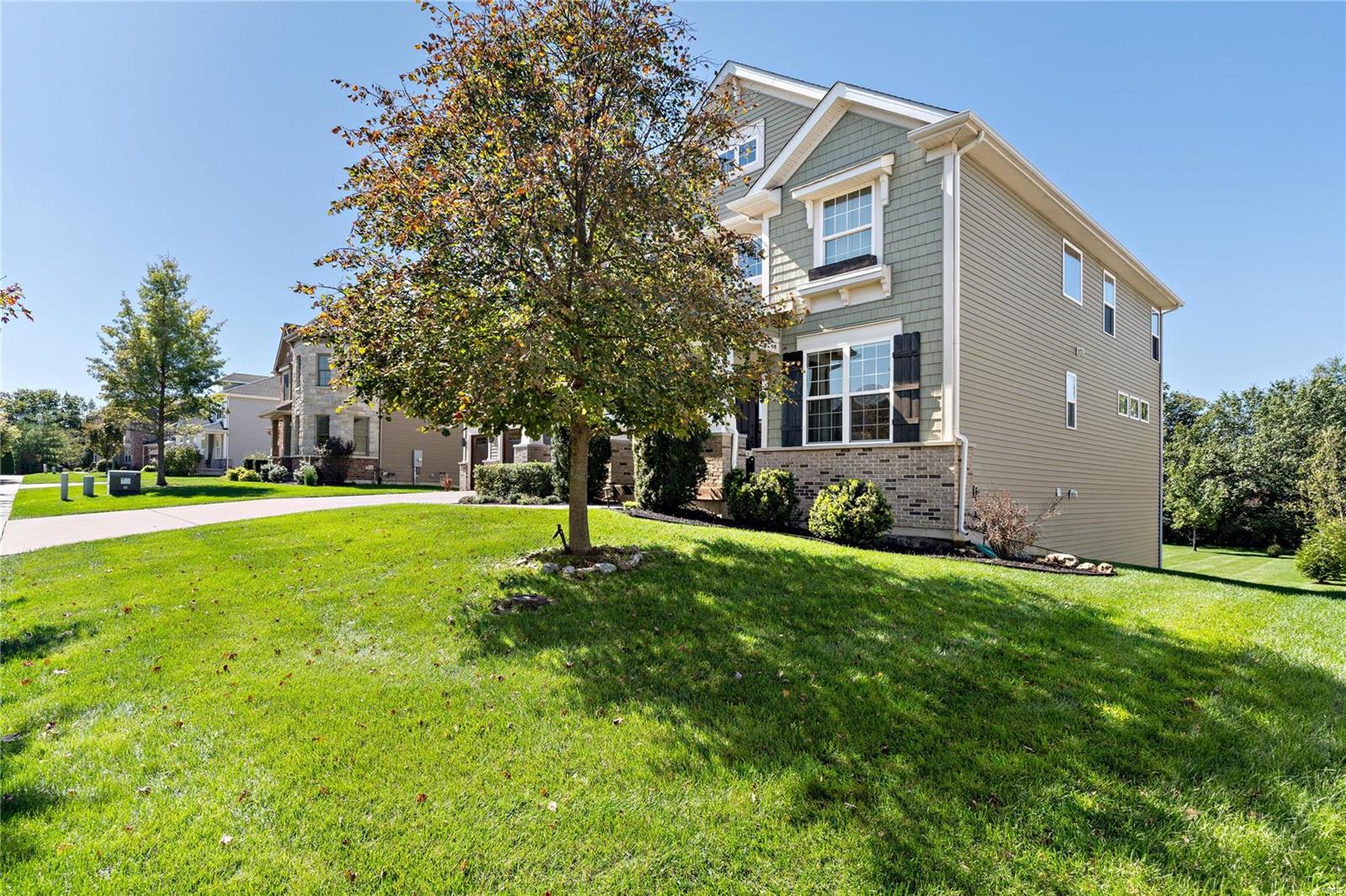 Wildwood, Missouri 63038, United States, 5 Bedrooms Bedrooms, ,5 BathroomsBathrooms,Residential,Pending,39063