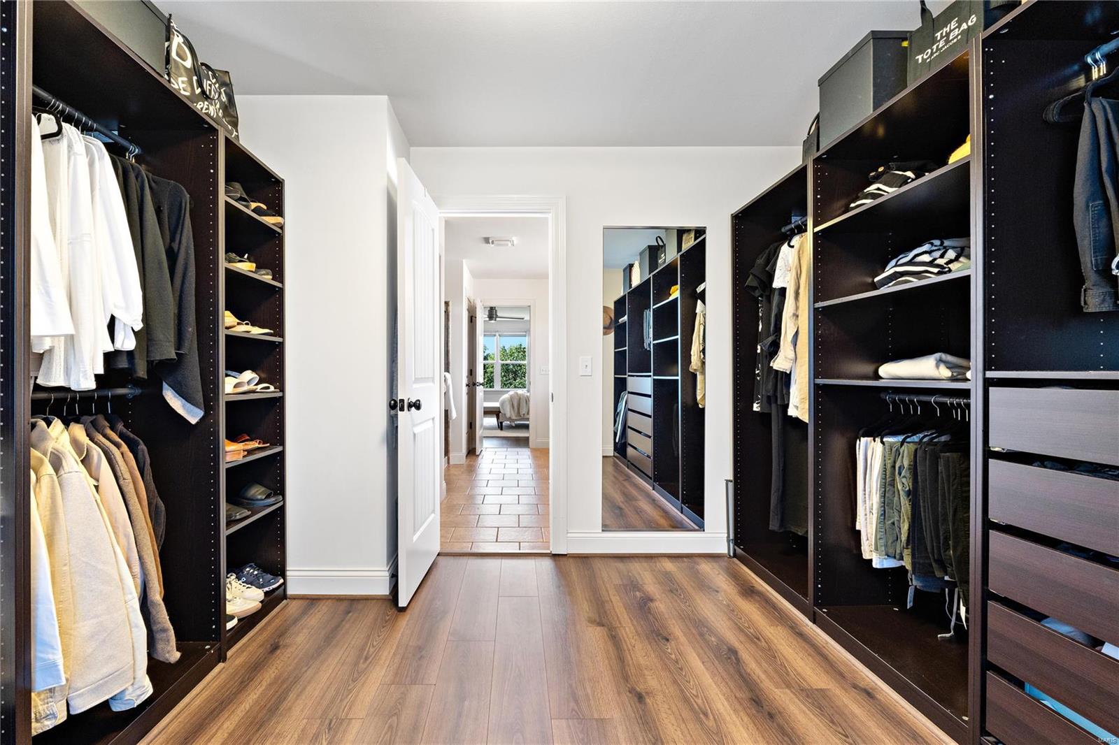 Wildwood, Missouri 63038, United States, 5 Bedrooms Bedrooms, ,5 BathroomsBathrooms,Residential,Pending,39063