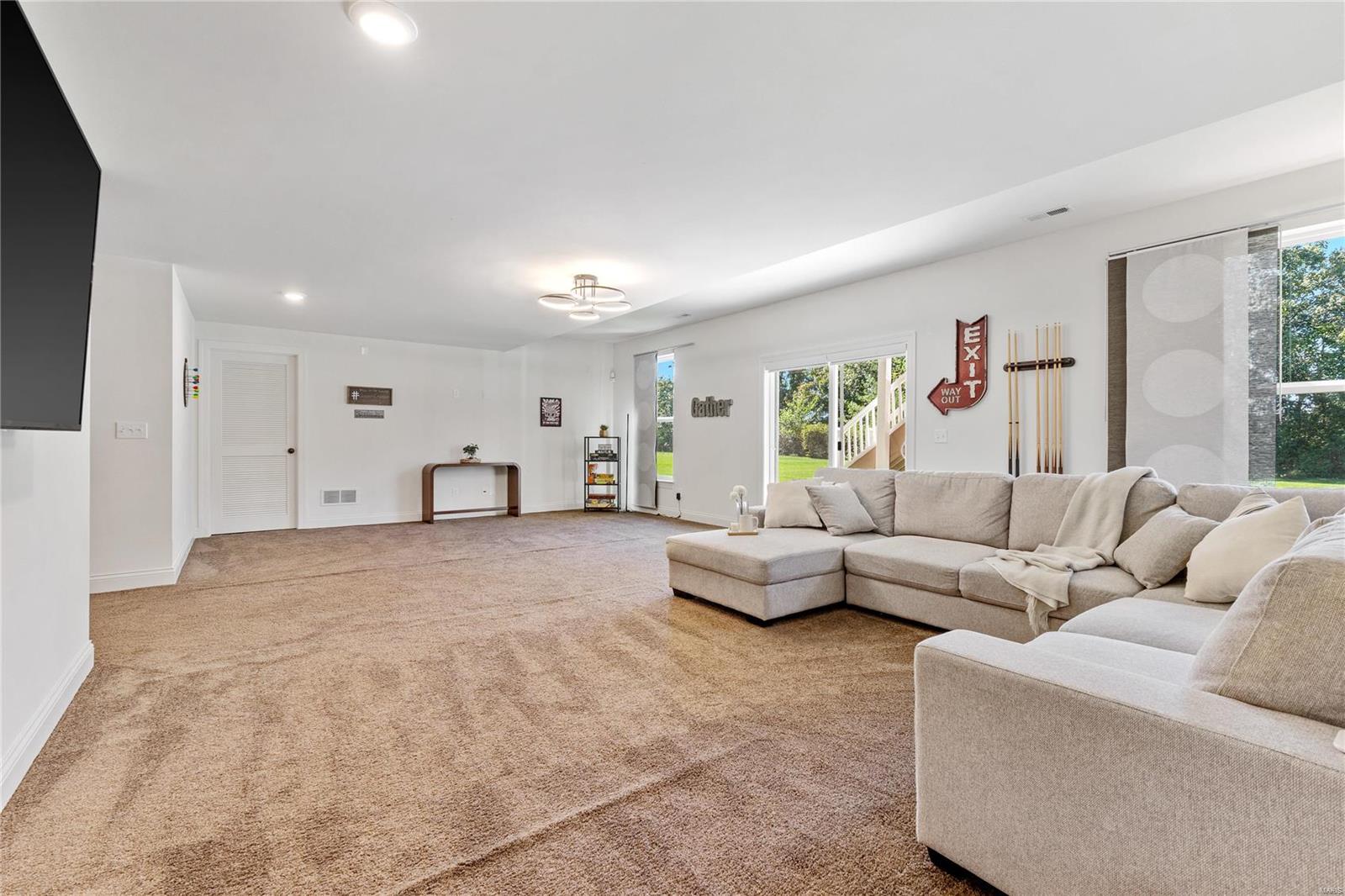 Wildwood, Missouri 63038, United States, 5 Bedrooms Bedrooms, ,5 BathroomsBathrooms,Residential,Pending,39063