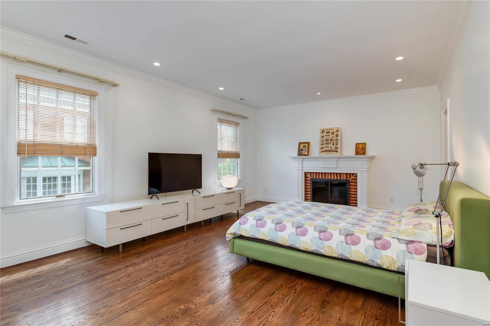 Commons Condo Ph II The - Residential