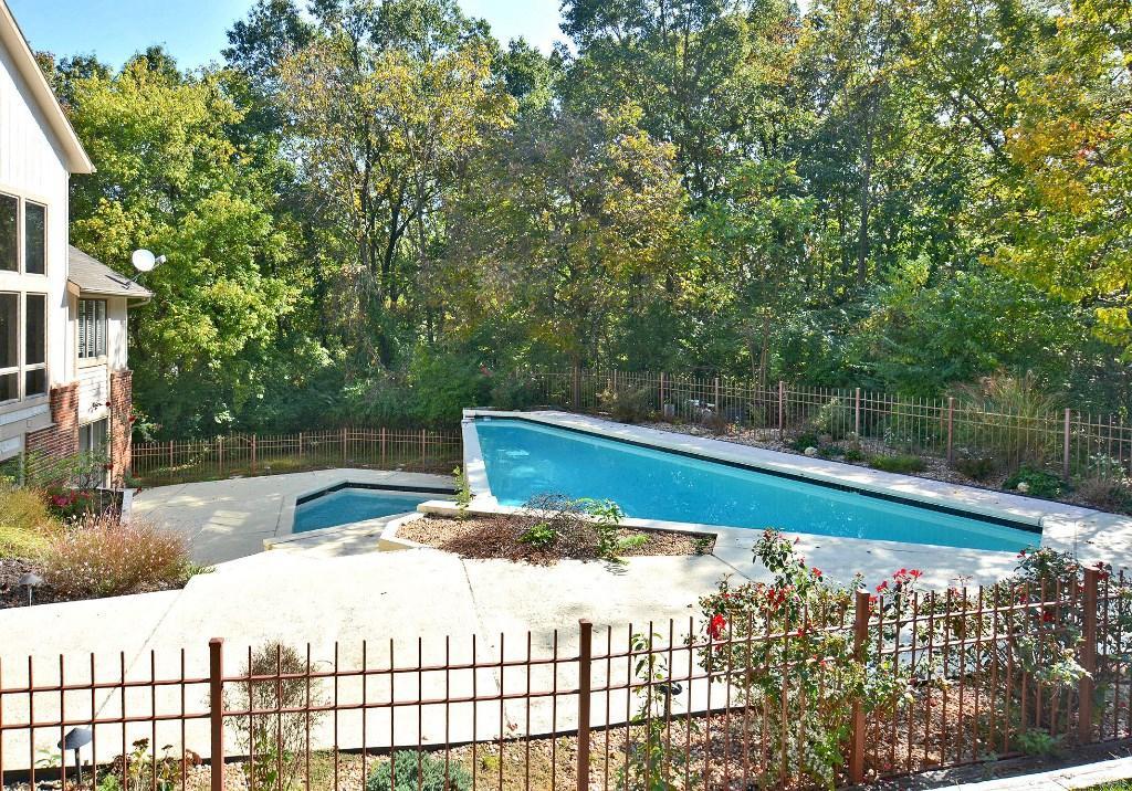 Topping Manor - Residential