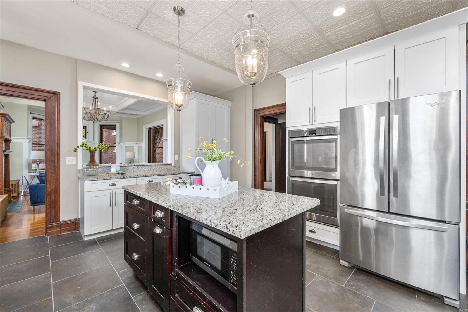 Shaw's Flora Boulevard Sub - Residential