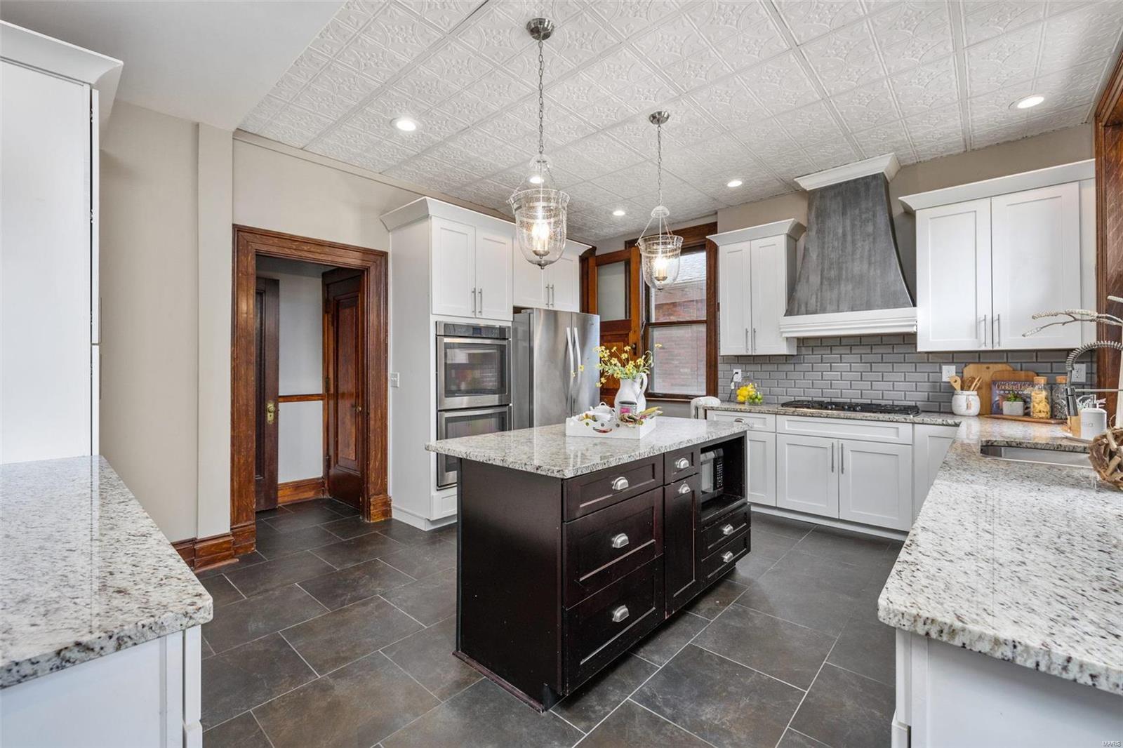 Shaw's Flora Boulevard Sub - Residential