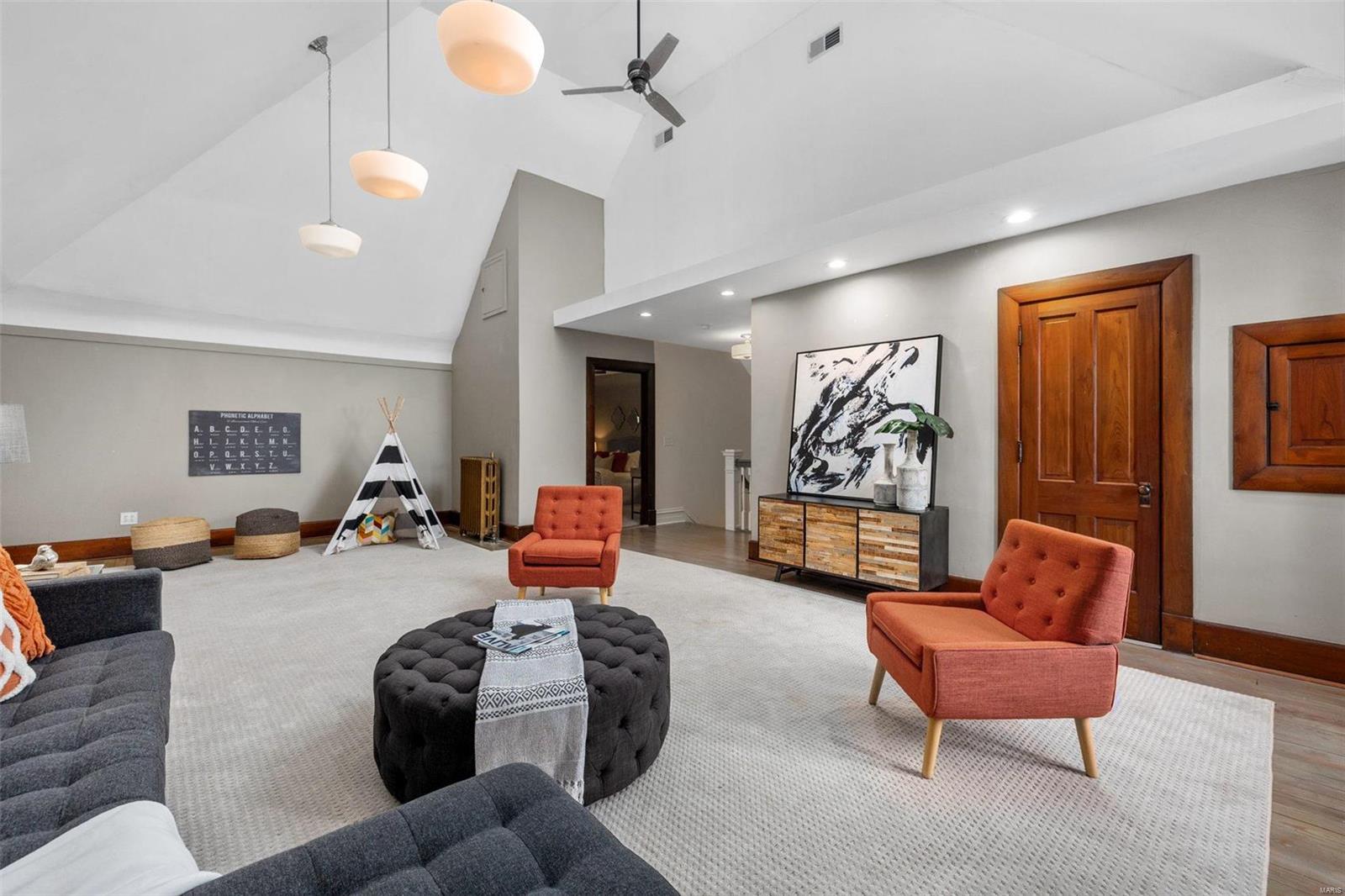 Shaw's Flora Boulevard Sub - Residential