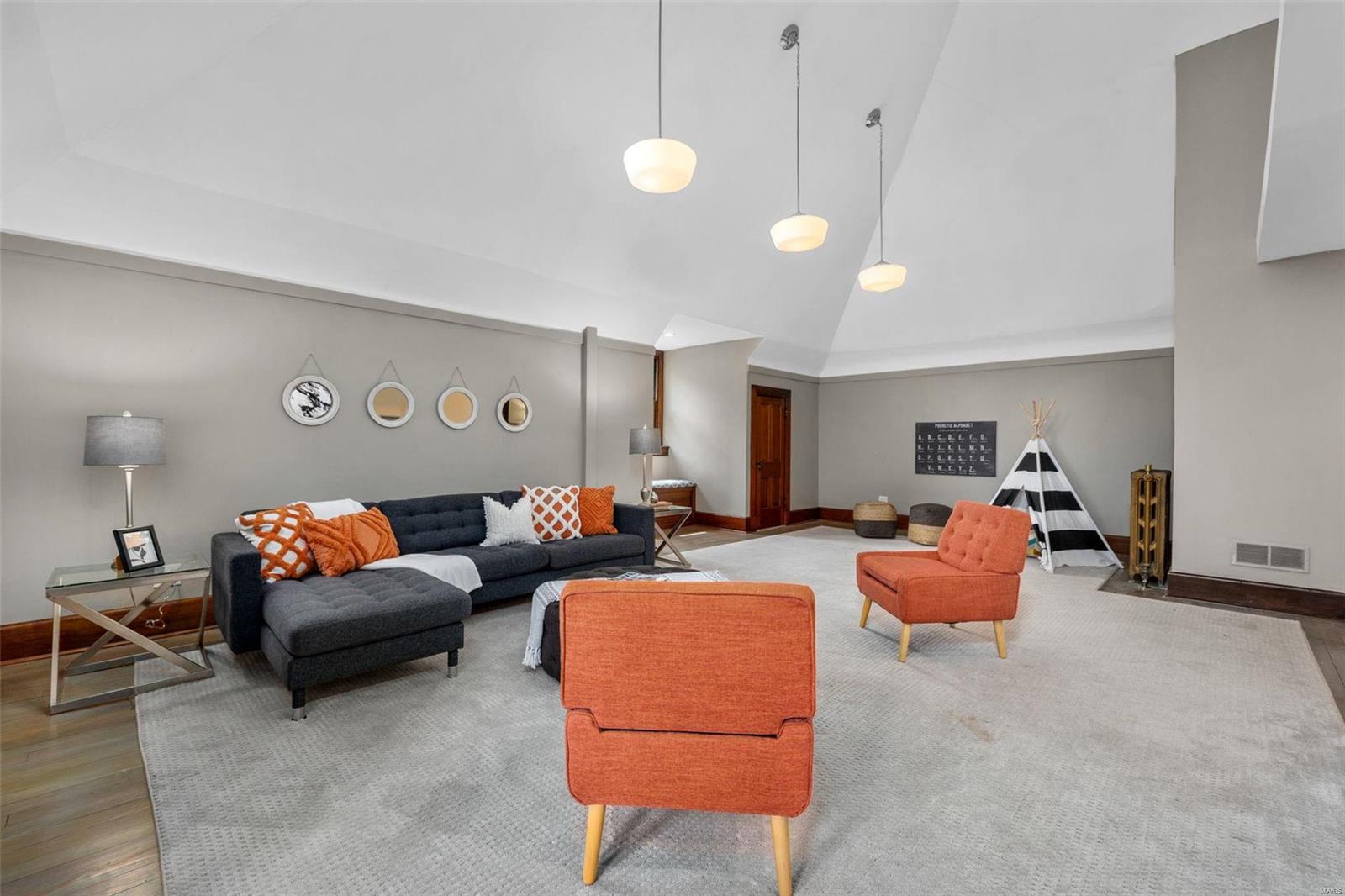 Shaw's Flora Boulevard Sub - Residential