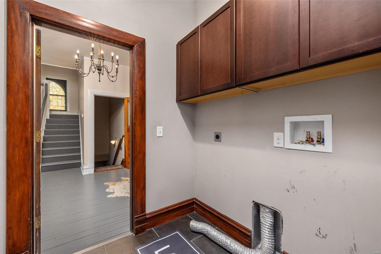 Shaw's Flora Boulevard Sub - Residential