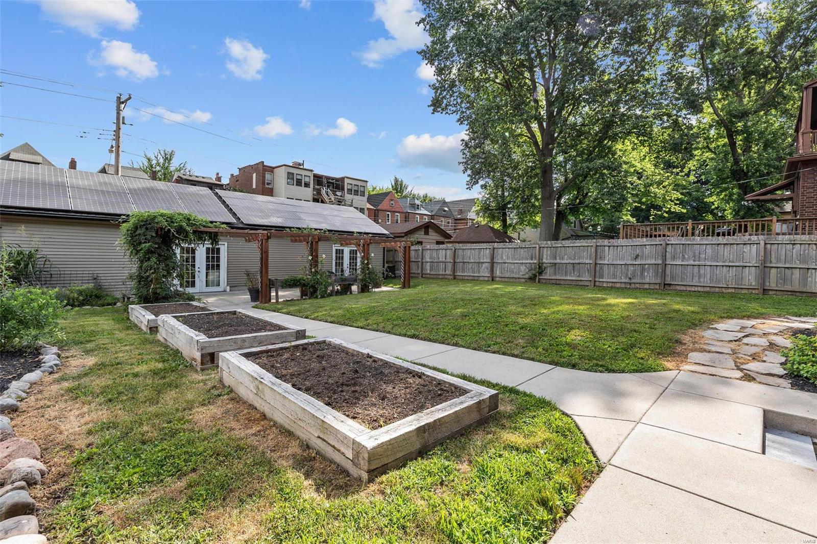 Shaw's Flora Boulevard Sub - Residential