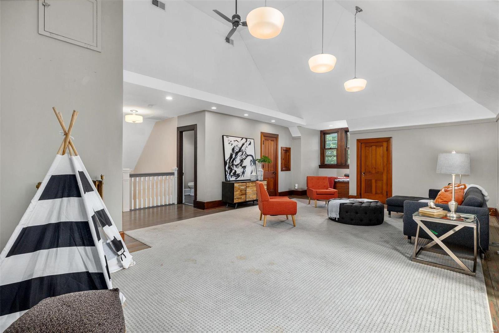 Shaw's Flora Boulevard Sub - Residential